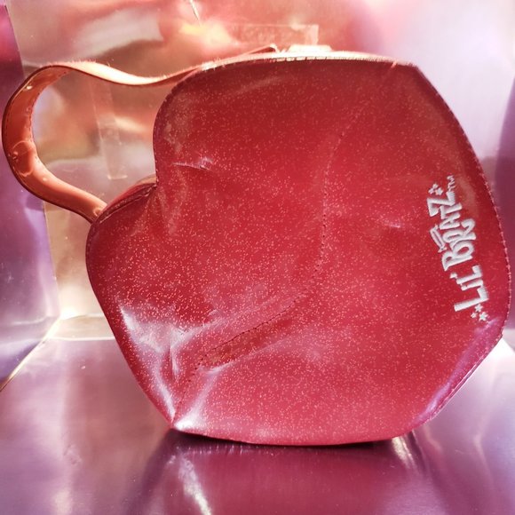 Bratt Doll Lips Carry all Case - Picture 1 of 7